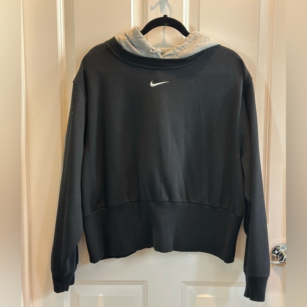 SET-Nike Women’s Plus size sweatsuit!